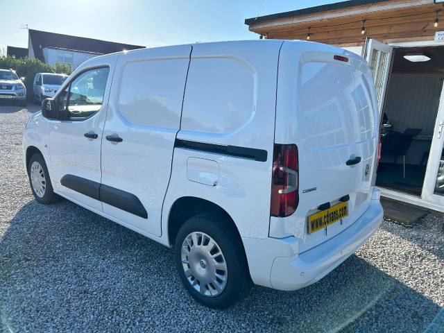 2020 Vauxhall Combo Cargo 2300 1.5 Turbo D 100ps H1 Sportive Van