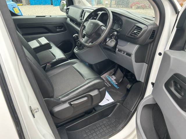 2020 Peugeot Expert 1400 2.0 BlueHDi 120 Professional Van