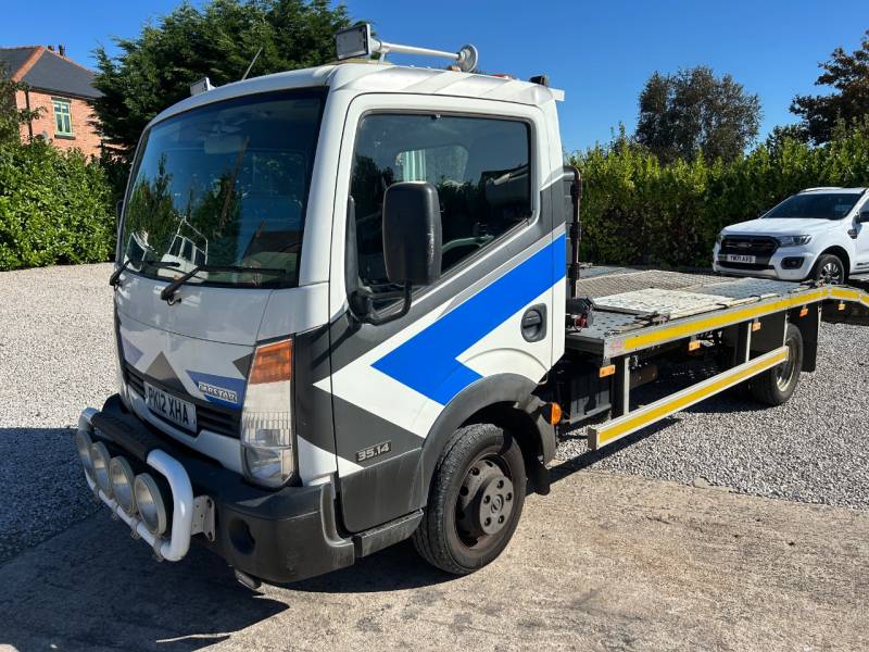 Nissan Cabstar 2012 (12)