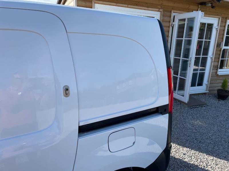 Renault Kangoo 2021 (21)