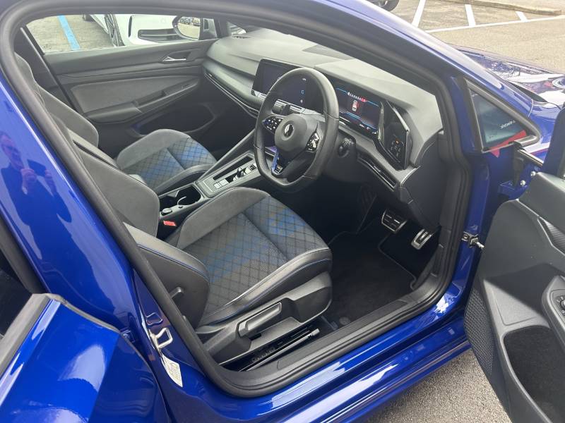 Volkswagen Golf 2021 (21)