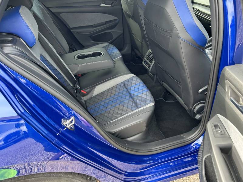 Volkswagen Golf 2021 (21)