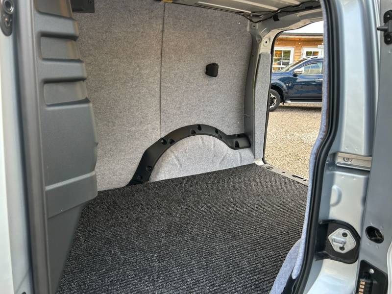 Volkswagen Caddy 2023 (23)