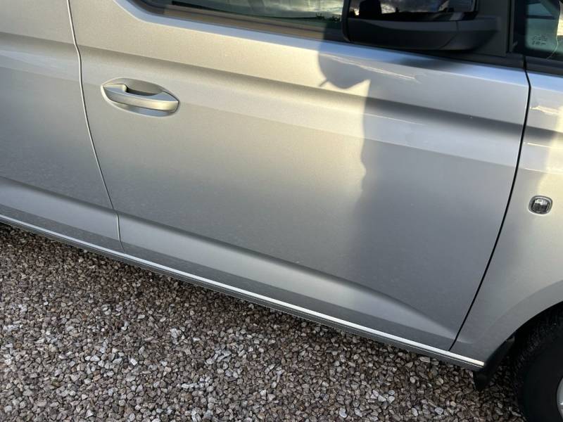 Volkswagen Caddy 2023 (23)