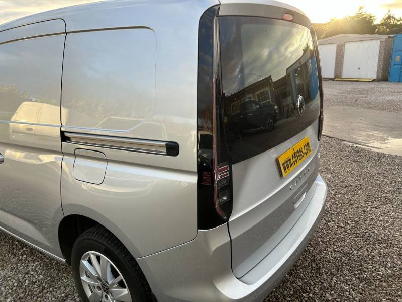 Volkswagen Caddy 2023 (23)