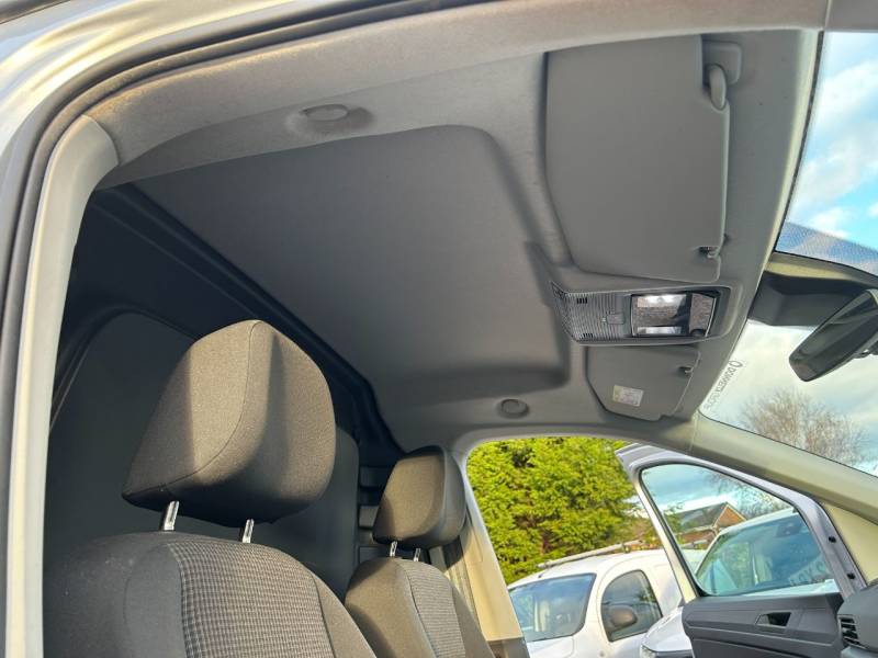 Volkswagen Caddy 2023 (23)