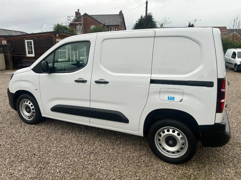 Vauxhall Combo Cargo 2024 (24)