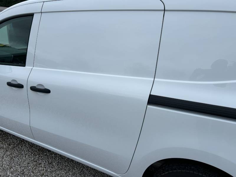 Renault Kangoo 2025 (74)