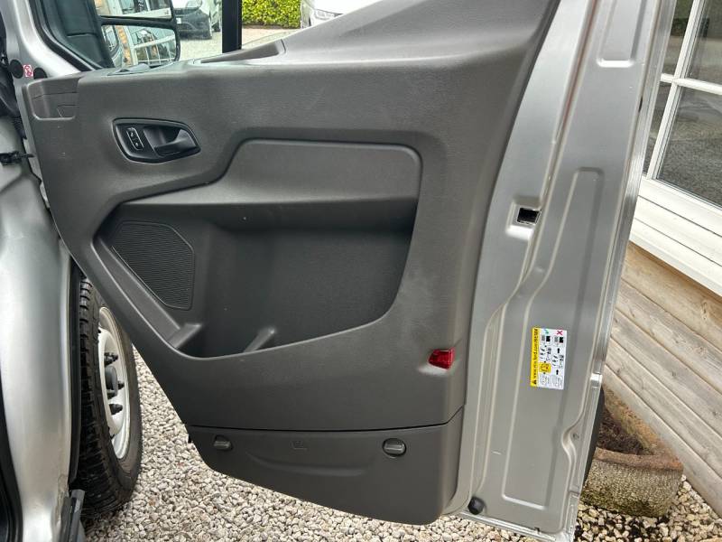 Ford Transit 2020 (20)