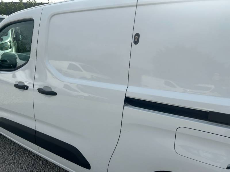 Vauxhall Combo Cargo 2022 (22)