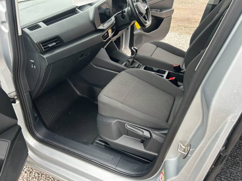 Volkswagen Caddy 2023 (23)