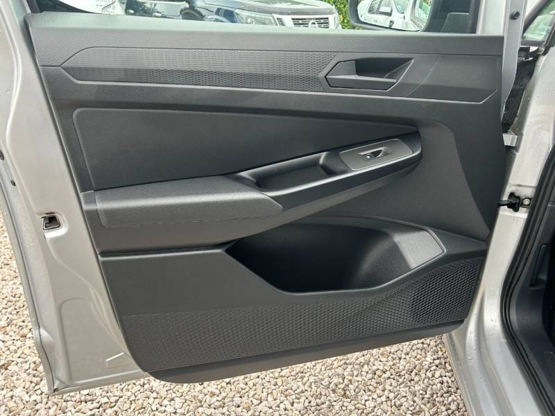 Volkswagen Caddy 2023 (23)