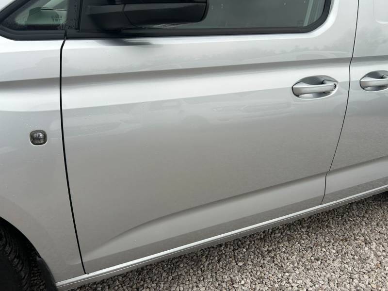 Volkswagen Caddy 2023 (23)