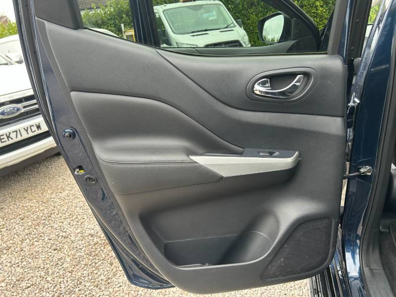 Nissan Navara 2021 (71)
