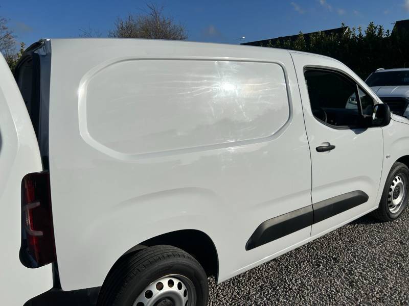Vauxhall Combo Cargo 2023 (23)