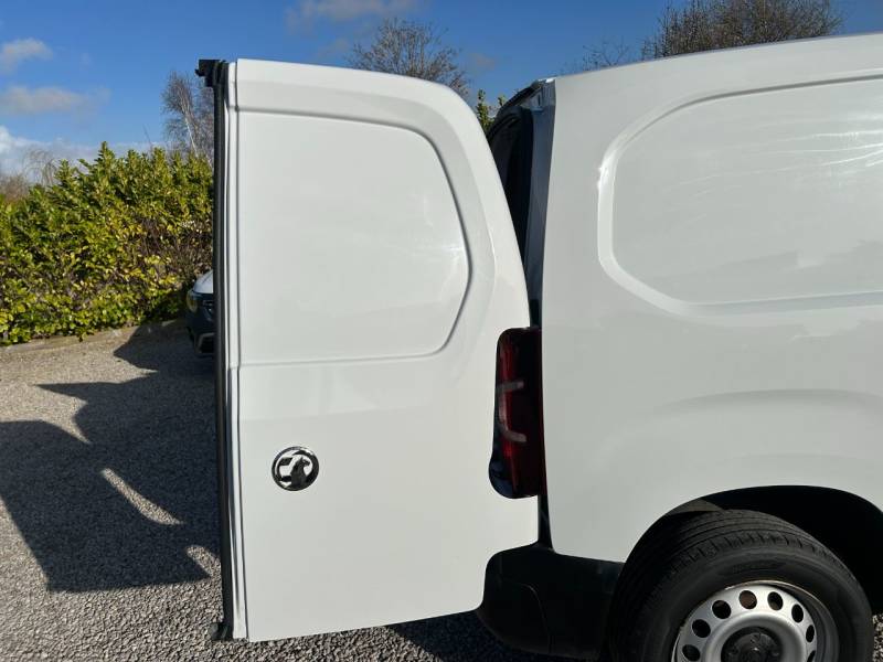 Vauxhall Combo Cargo 2023 (23)