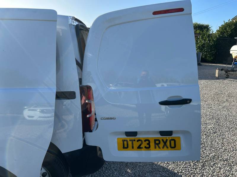 Vauxhall Combo Cargo 2023 (23)