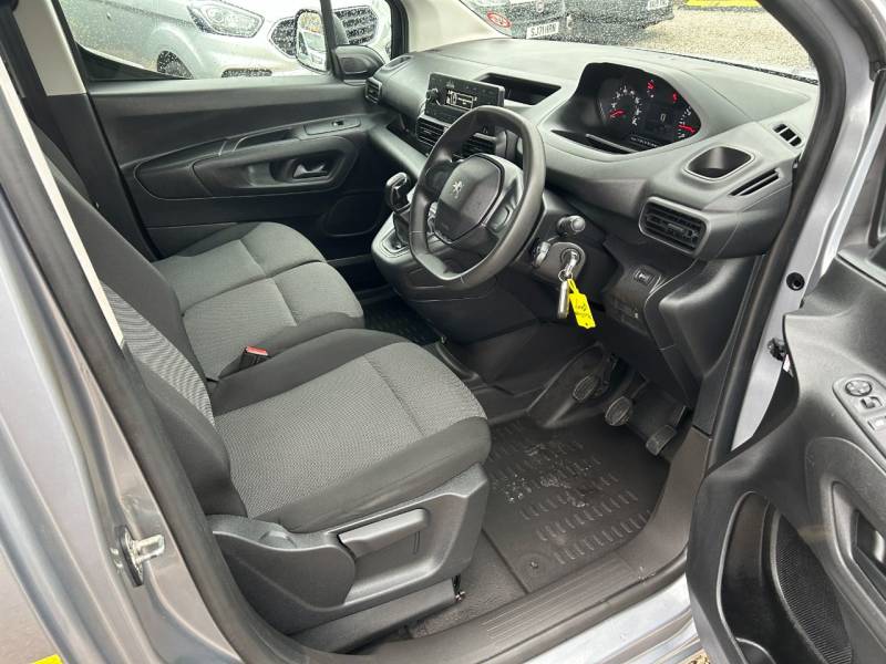 Peugeot Partner 2020 (20)