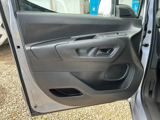 2020 Peugeot Partner 1000 1.5 BlueHDi 100 Grip Van