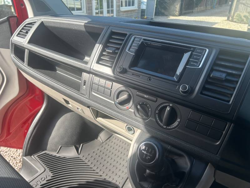 Volkswagen Transporter 2017 (67)