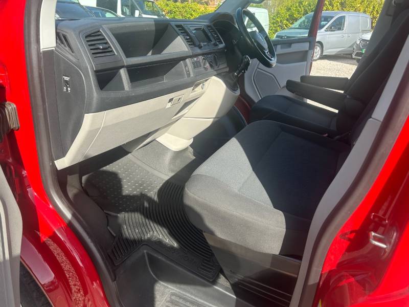 Volkswagen Transporter 2017 (67)