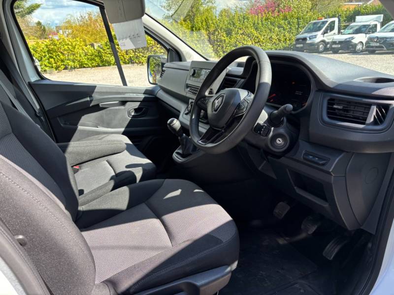 Renault Trafic 2022 (72)