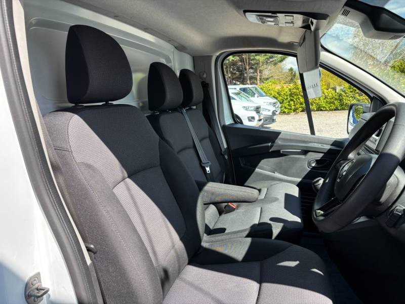 Renault Trafic 2022 (72)