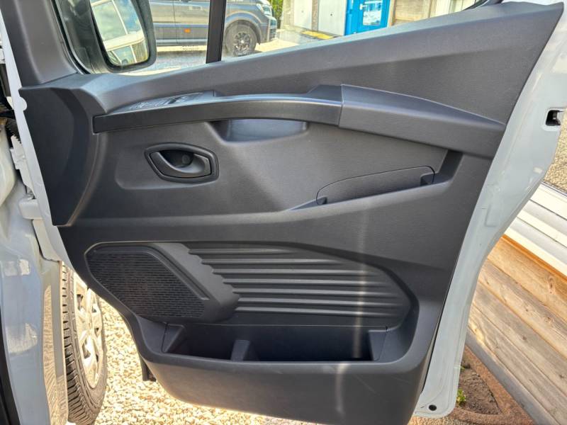 Renault Trafic 2022 (72)