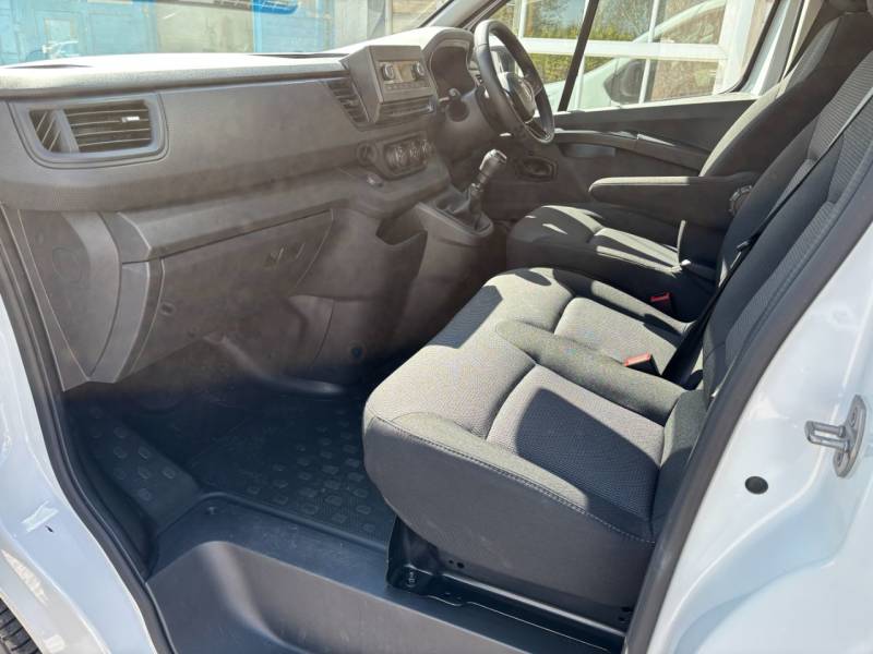 Renault Trafic 2022 (72)