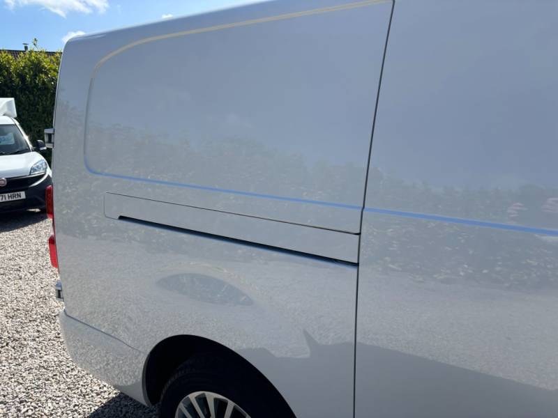 Vauxhall Vivaro 2023 (72)
