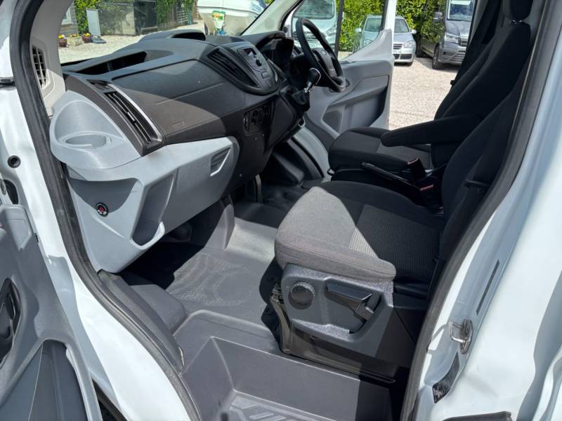 Ford Transit 2019 (19)