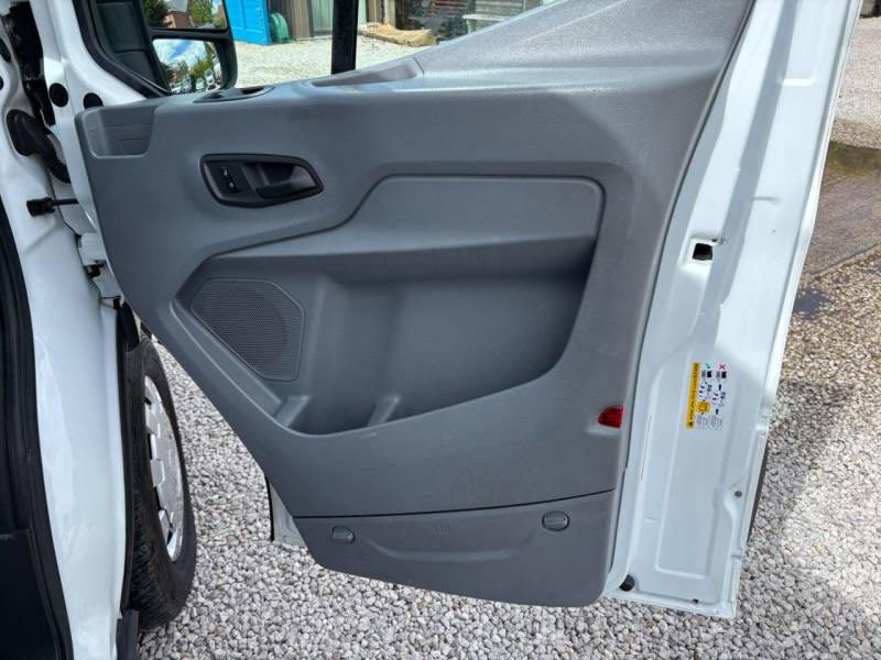 Ford Transit 2019 (19)