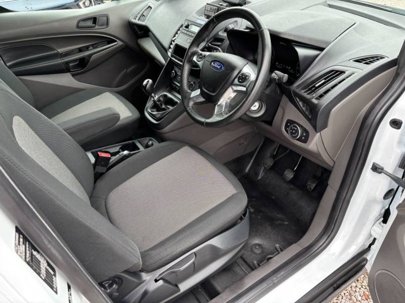 Ford Transit Connect 2021 (70)