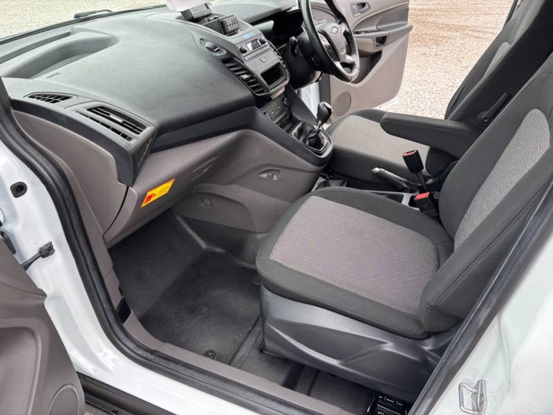 Ford Transit Connect 2021 (70)