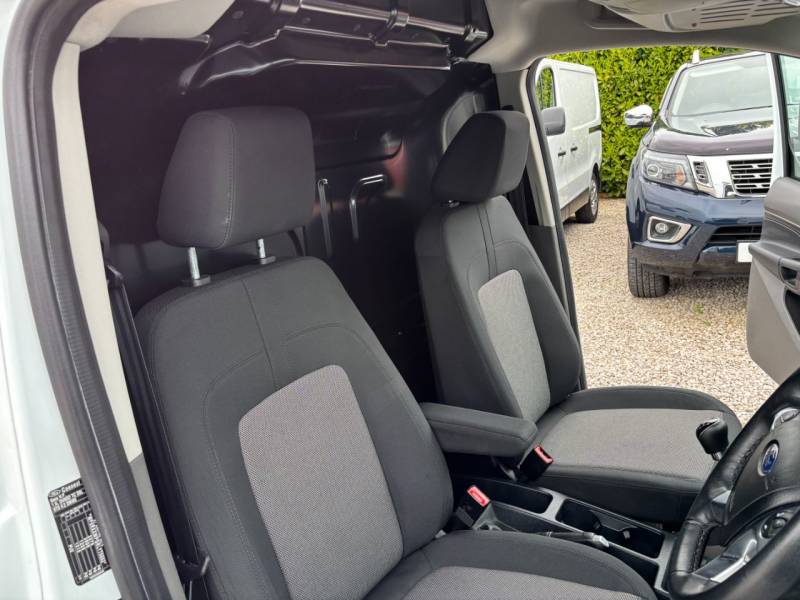 Ford Transit Connect 2021 (70)