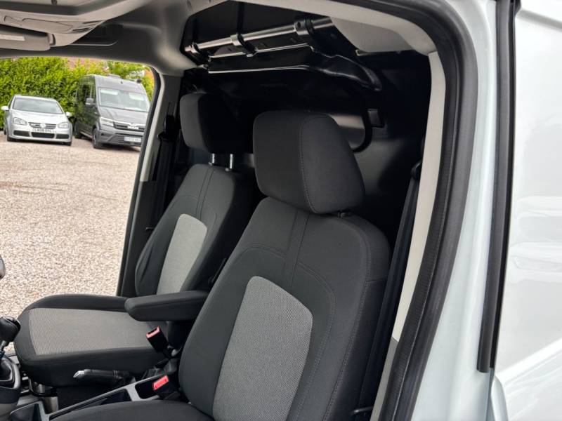 Ford Transit Connect 2021 (70)